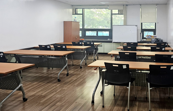 2Ãþ ´ÙÁ¤ÇÑ ±³½Ç